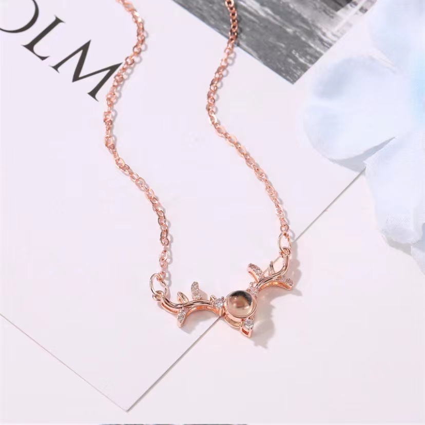 Cute Girl Deer Head Necklace meet is doomed to stay together is the agreement