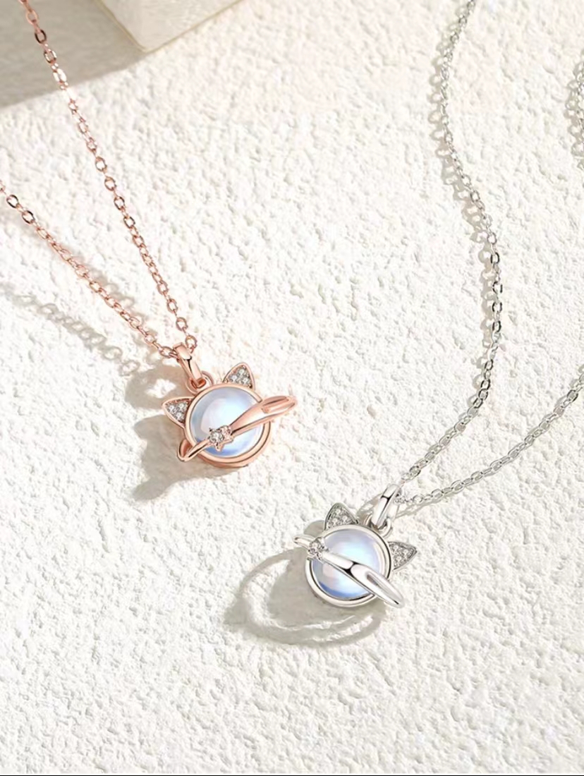 Ingenuity craftsmanship, platinum pendant necklace, commemorate the time of love, remember the past heartbeat.