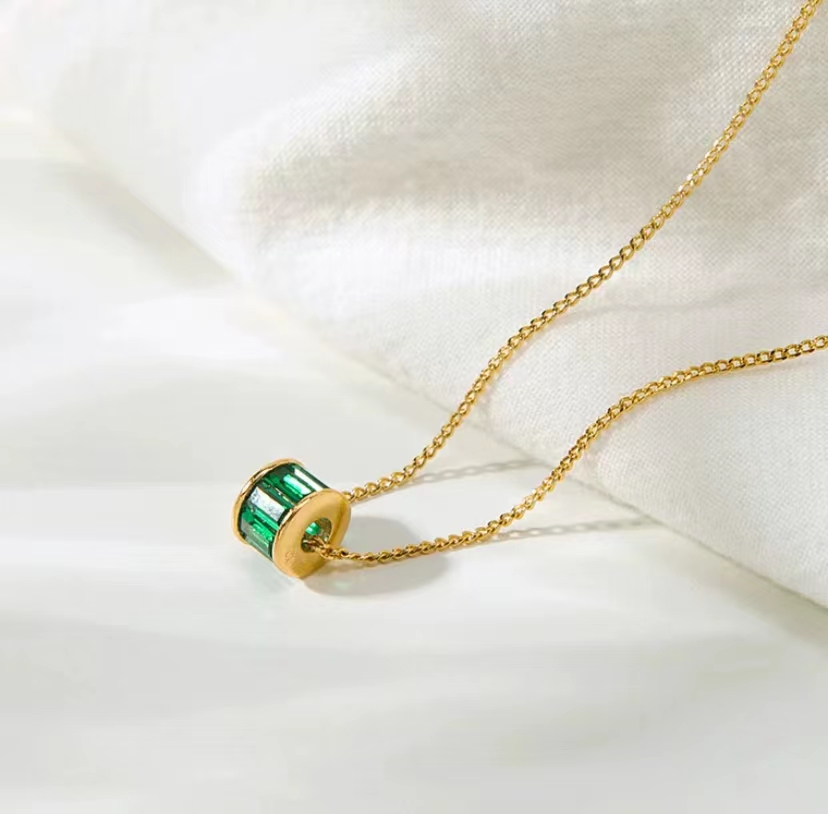 Green zircon crystal pendant necklaceTrue love is hard to find, so are treasures