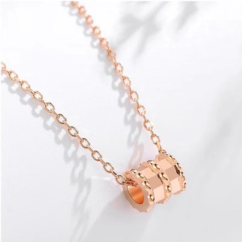 Small waist pendant necklace, we treasure jewelry, in fact, in the collection of life's imprint