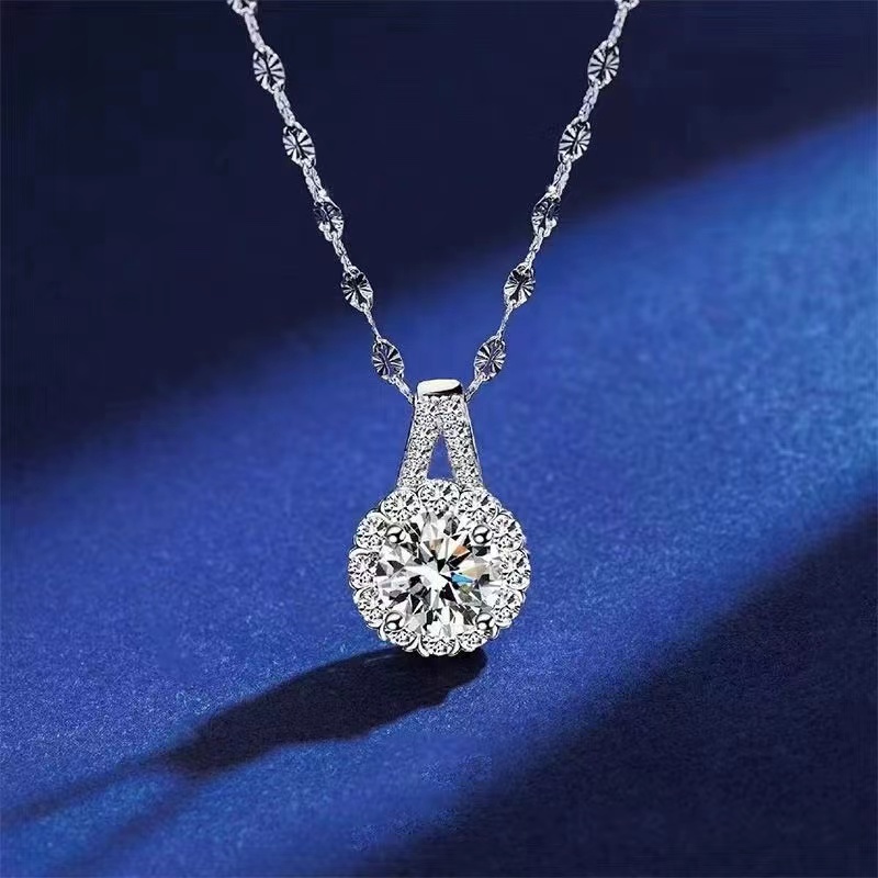 Classic four claw clavicle chainBeautiful People, details are always full marks